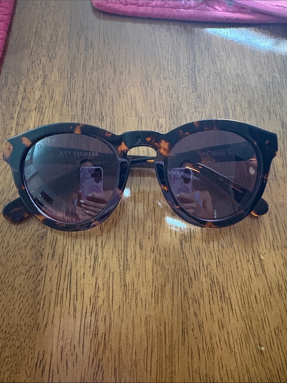 Diff Eyewear Tortoise Round Sunglasses in Brown and Black
